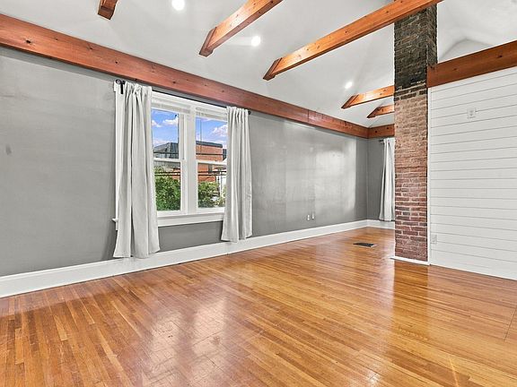 3rd image of 581 Lathrop St