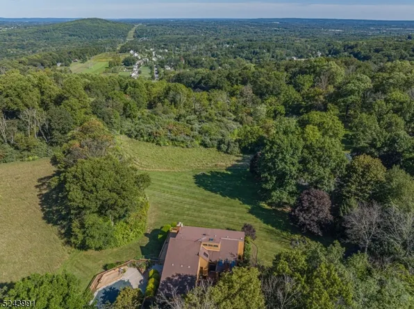 5 Belmont Ct, Raritan Twp., NJ 08822