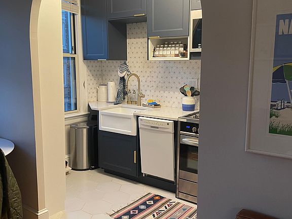3rd image of 1875 Mintwood Pl NW APT 34
