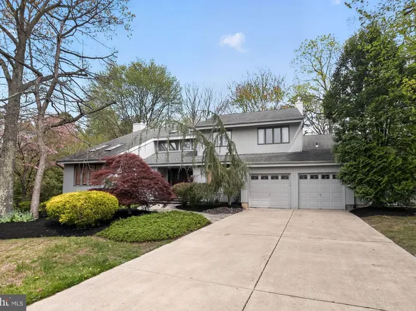 61 Covington Ln, Voorhees, NJ 08043