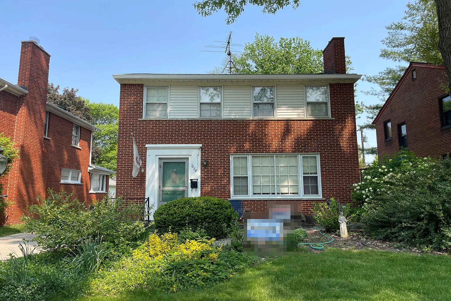 1028 Edgewood Dr photo 1