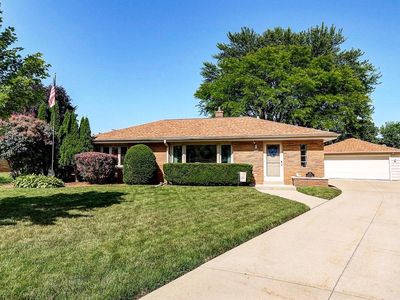 2230 Crestview Ct, Wauwatosa, WI, 53226