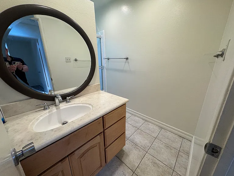 1915 Camargo Dr — Photo 8
