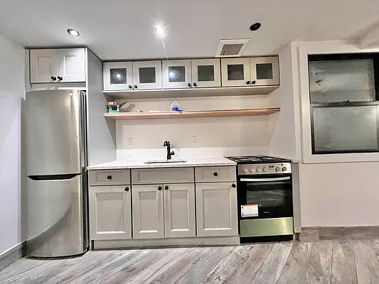 Rented by ERNY LLC | media 3