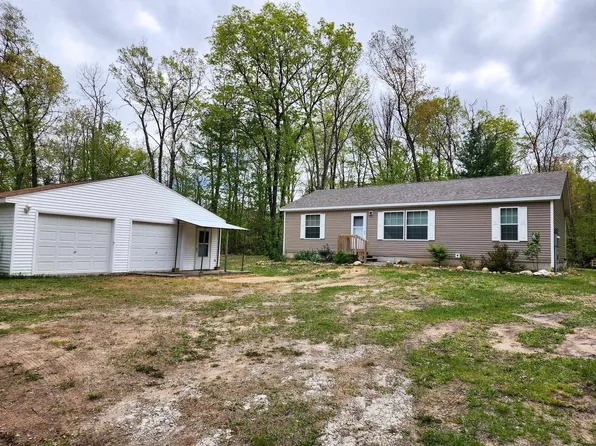 2521 Bonnie Mae Rd, Harrison, MI 48625