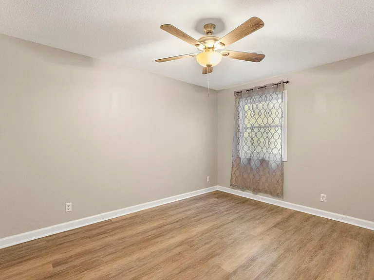 113 Arcadia Ln #B — Photo 8