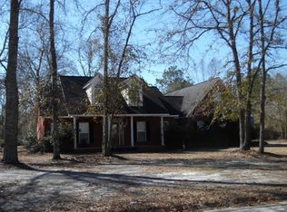 104 Clearwater Dr, Jesup, GA 31546