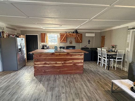 3rd image of 20036 Glenn T Rd