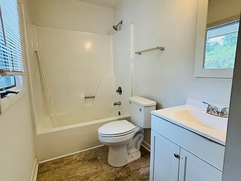360 Shenandoah Cir — Photo 9