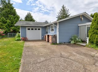 960 SE Ball Blvd, Waldport, OR 97394