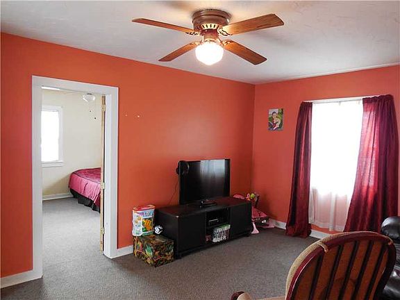 3rd image of 608 E South St