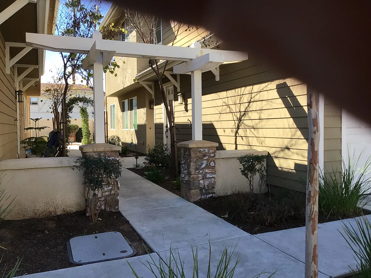 Building Photo - 1332 Shoshone Falls Dr
