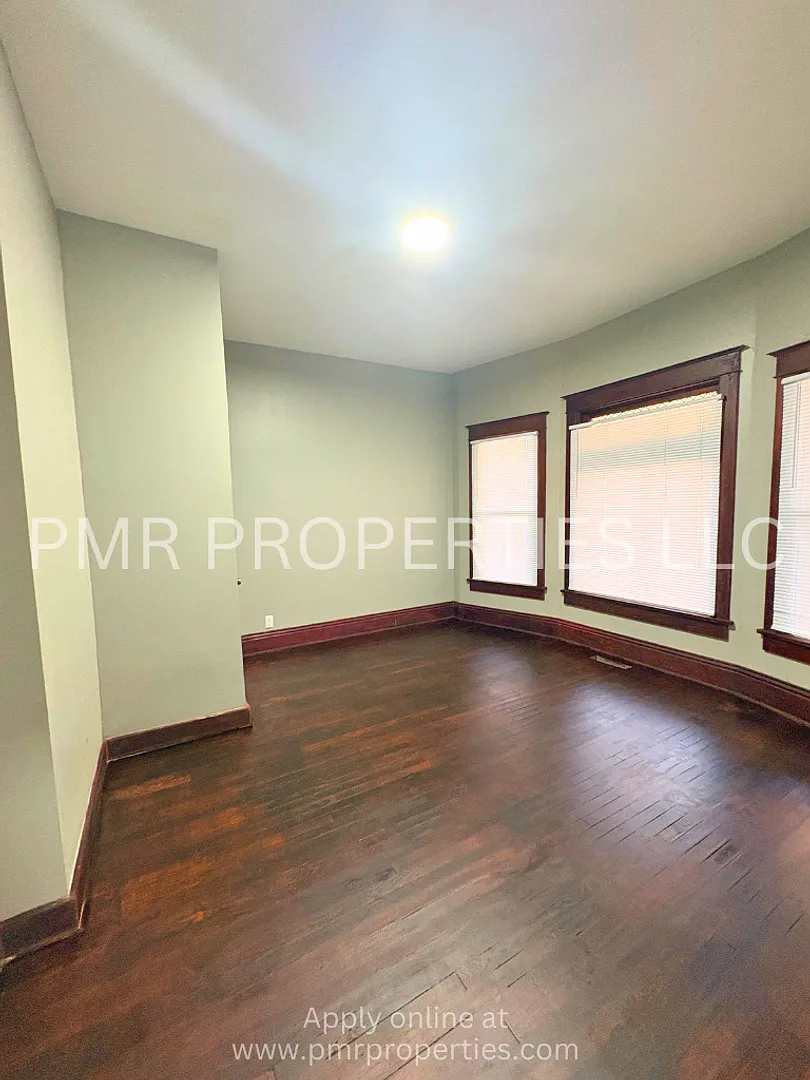 3 Bedrooms /1 Bathroom House — Photo 3