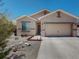 1827 Lark Dr NE, Rio Rancho, NM 87144