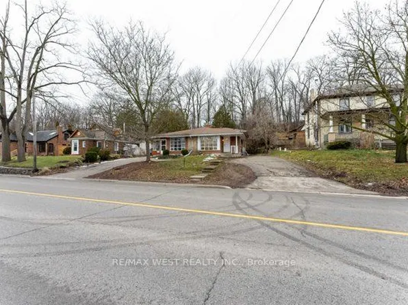 368 Fountain St S, Cambridge, ON N3H 1J3