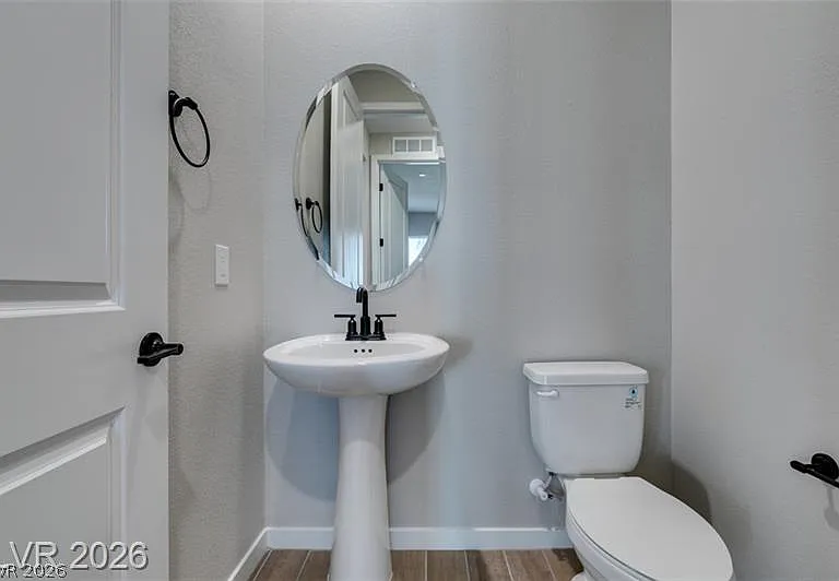 109 Medianoche St — Photo 28