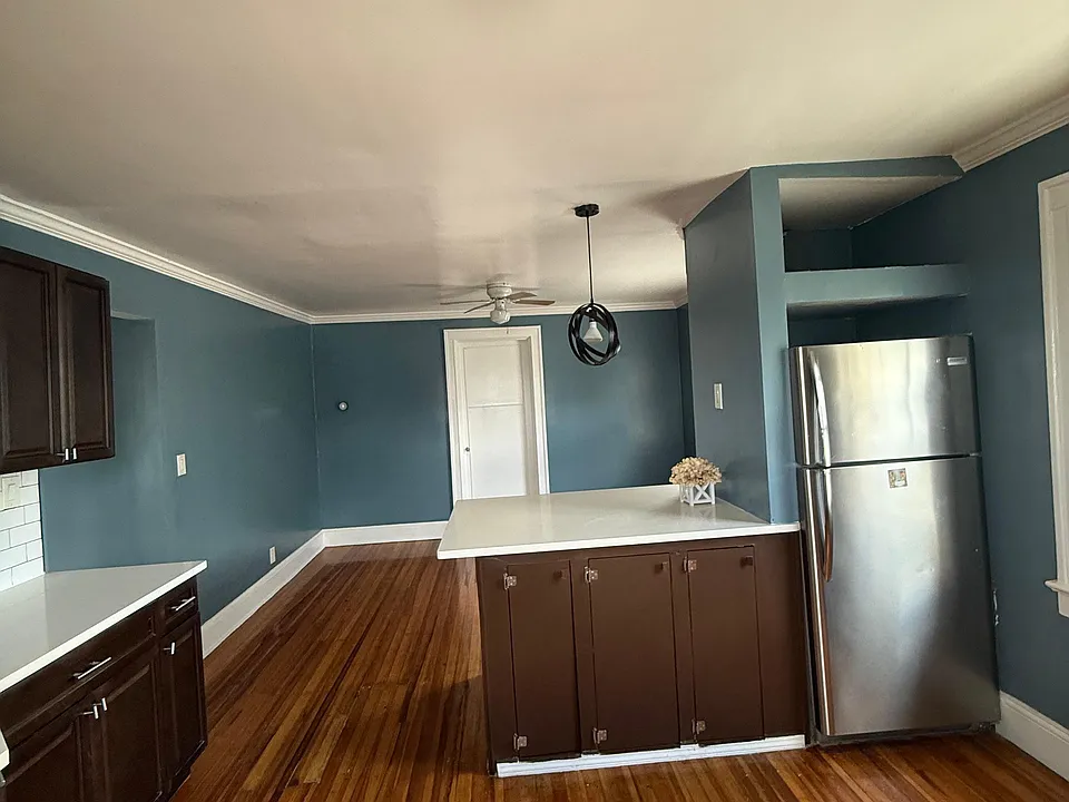 290 Roberts Ave #2