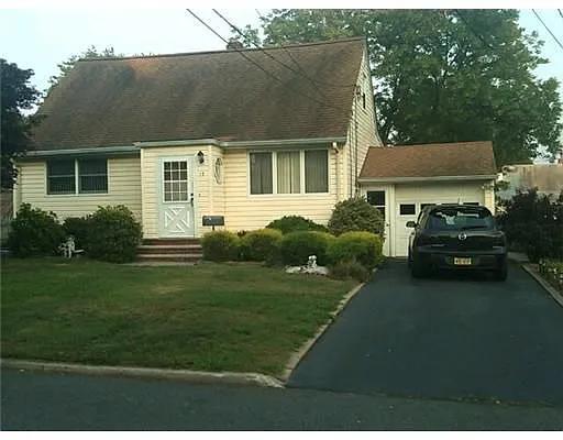 17 Hull Dr photo 1