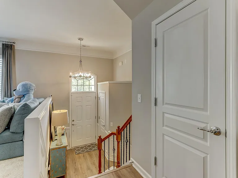 905 Lyndley Dr — Photo 7