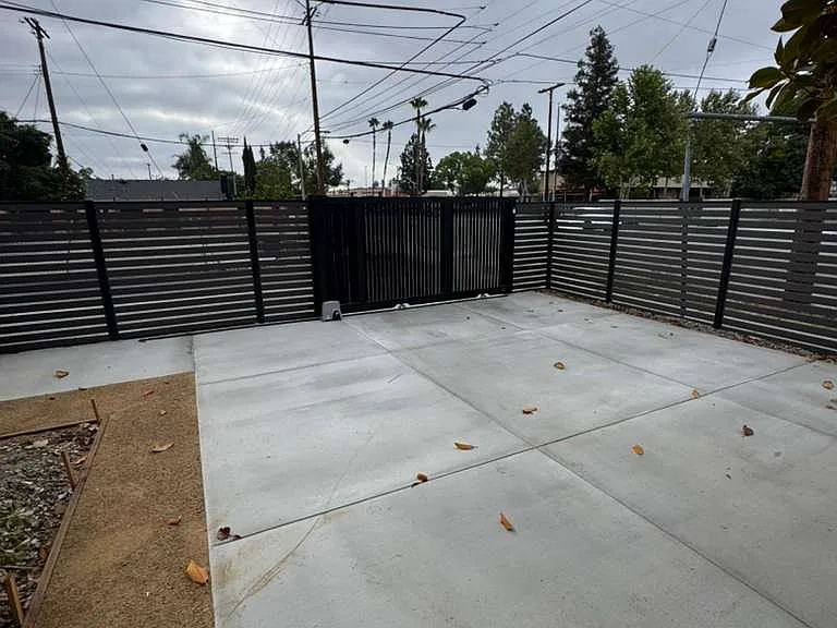 23001 Vanowen St — Photo 19