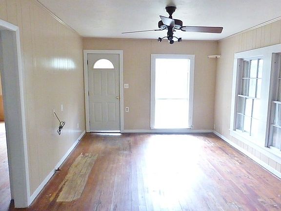 4th image of 975 Mesquite St