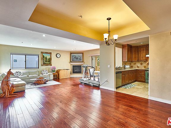 2nd image of 4822 Elmwood Ave APT 303