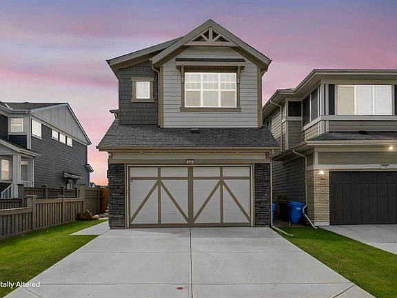 2nd image of 332 N Magnolia Cres SE