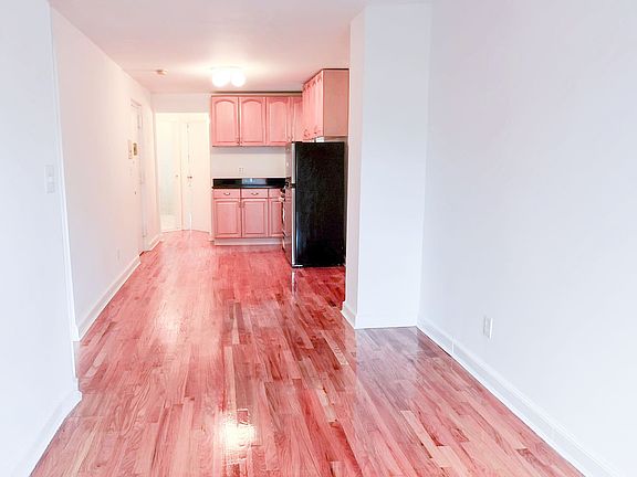 3rd image of 502 E 12th St APT 8