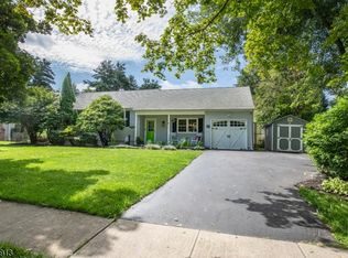 16 Messig Rd, Clinton, NJ 08809