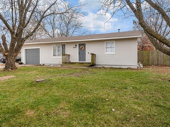 2nd image of 206 Cedarlane Dr