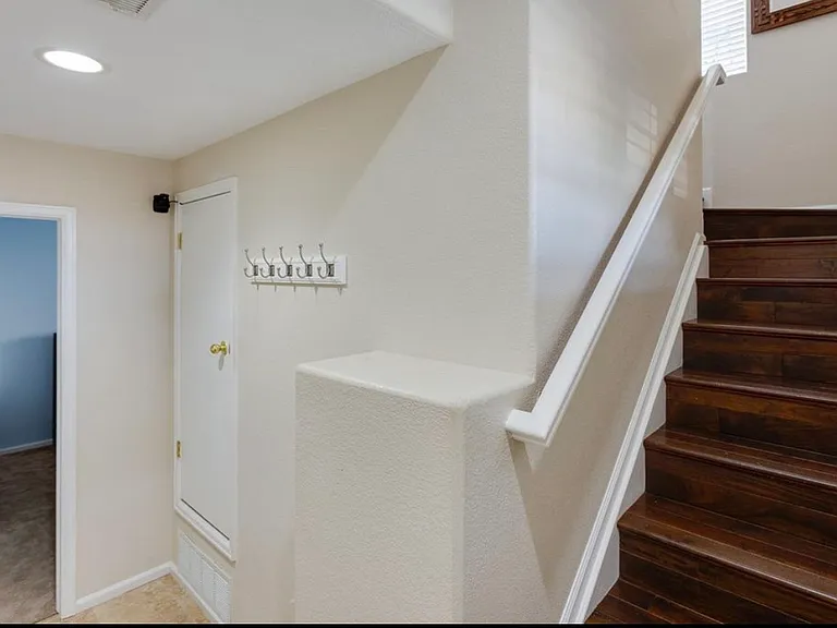 11963 Bolton Dr — Photo 8
