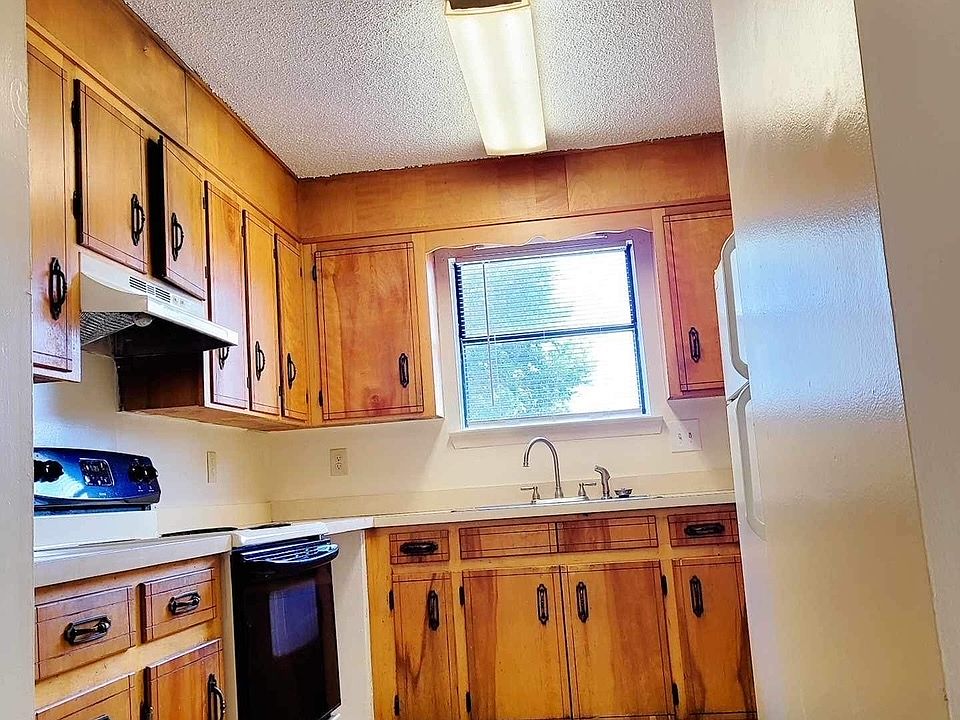 1st image of 559B S 61st Ave