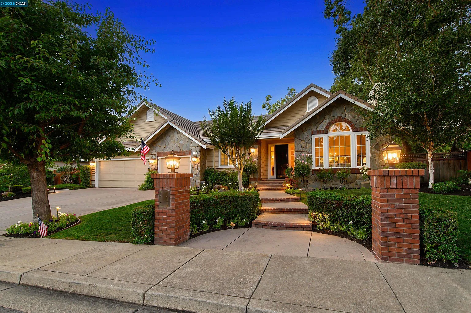 145 Mattos Ct photo 1