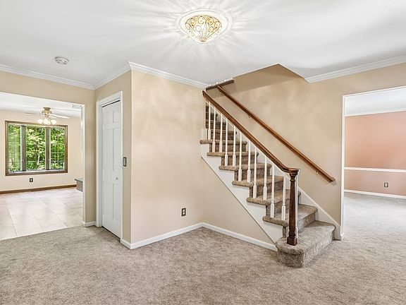 3rd image of 757 Enterprise Rd