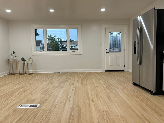 2nd image of 4957 W Ferdinand St