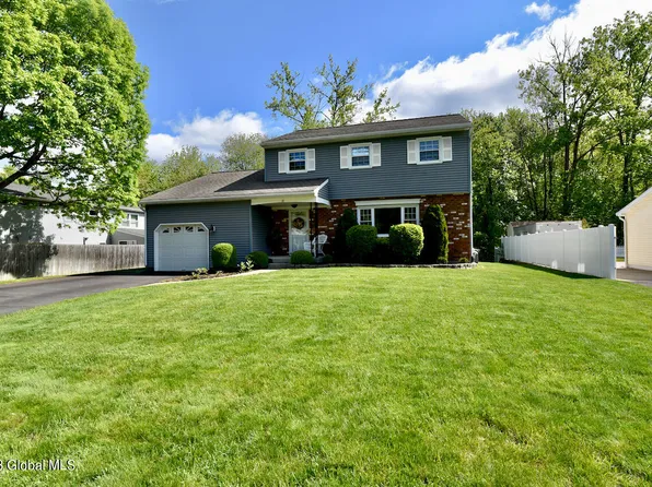 18 Greenridge Drive, Clifton Park, NY 12065