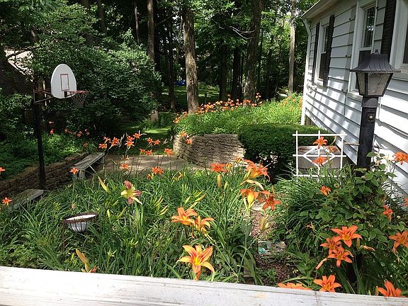 2nd image of 611 Stewart Dr