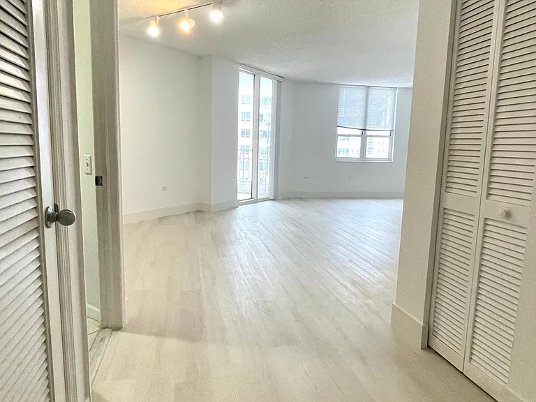 701 Brickell Key Blvd #2407 — Photo 3