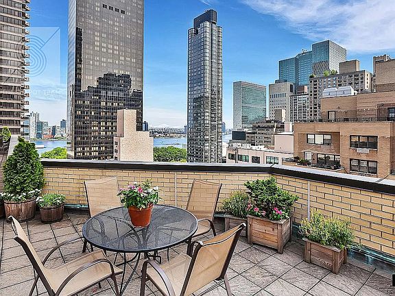 3rd image of 301 E 48th St APT 14H