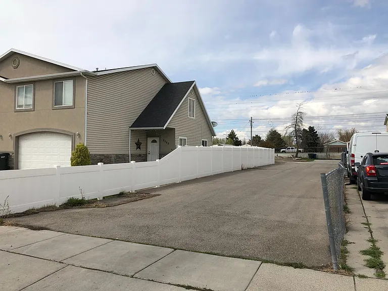 2574 W Robin Rd — Photo 16