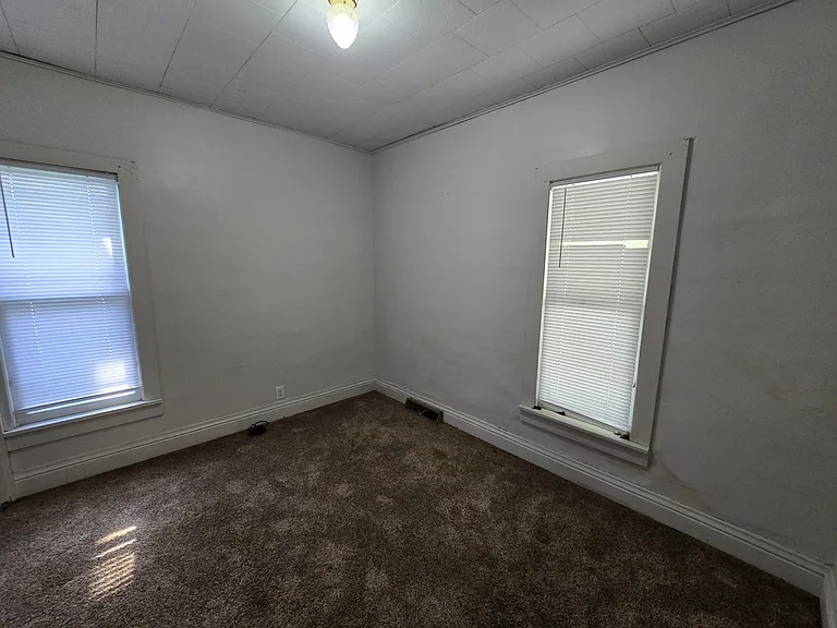 307 Riehl St — Photo 13