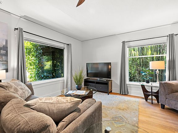 5th image of 7738 SW 31st Ave