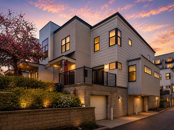 2nd image of 2818 Aldrich Ave S #105