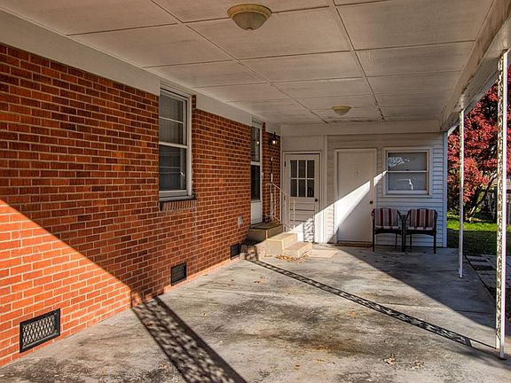 4th image of 2535 Iroquois Dr