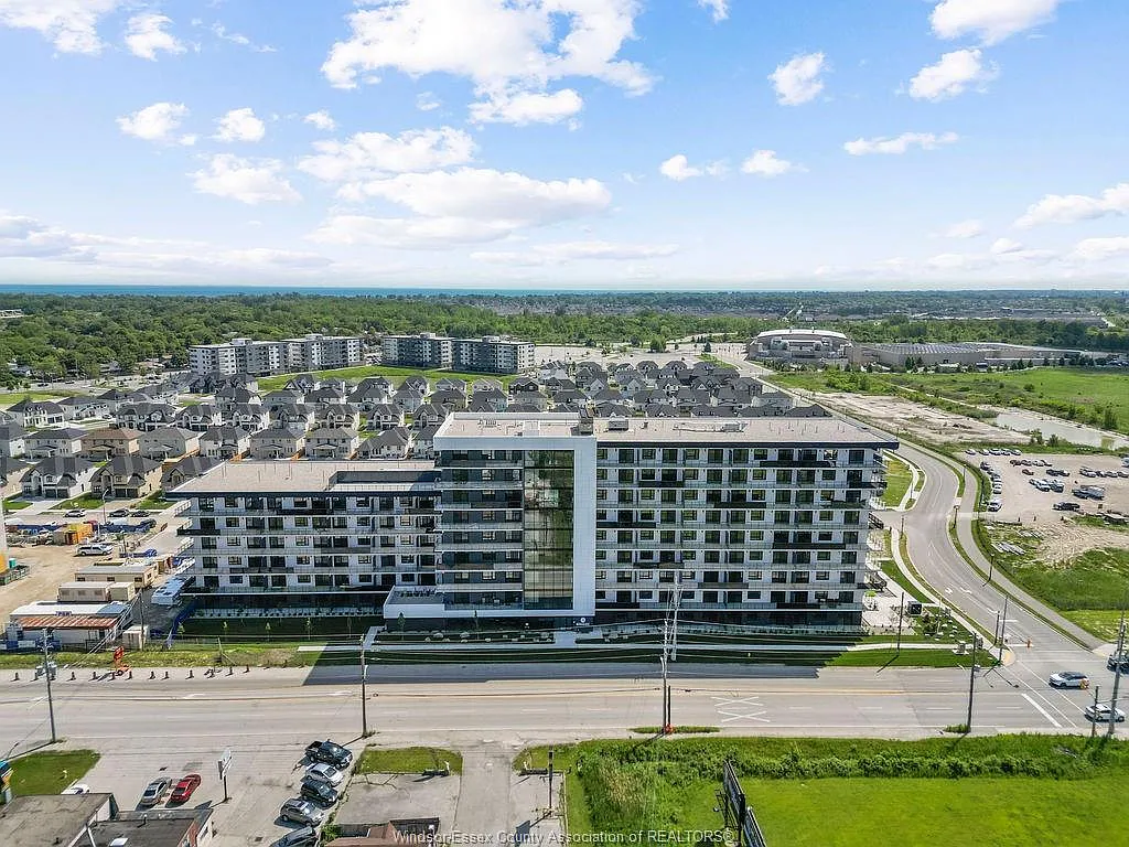 1 bed, 666 sqft, $2,135 — Photo 1