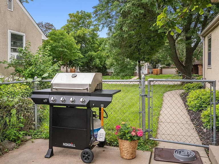 5517 Oliver Ave S — Photo 14
