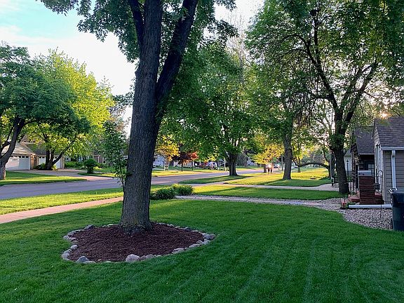 Beautiful Lake Avenue
