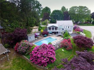 22 Oak View Dr, Cranston, RI 02921