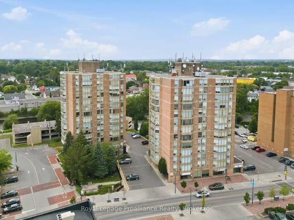 344 Front St #302, Belleville, ON K8N 5M4