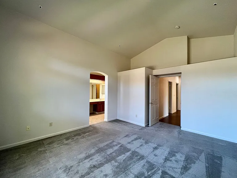 2160 Camenson St — Photo 17